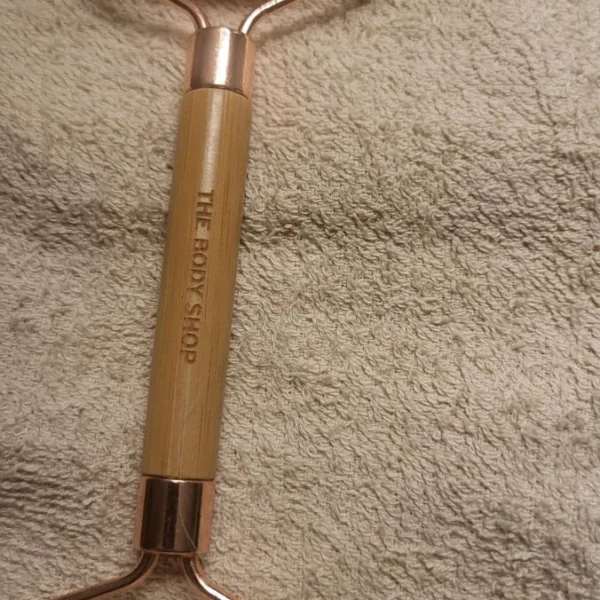 Rose & Shine Rose Quartz Dual Ended Facial Roller