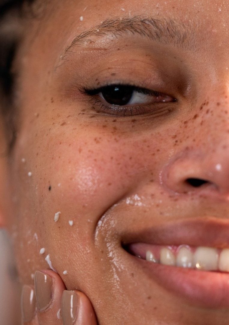 Drops Of Light Pure Resurfacing Liquid Peel 145 Ml - The Body Shop - Image 2