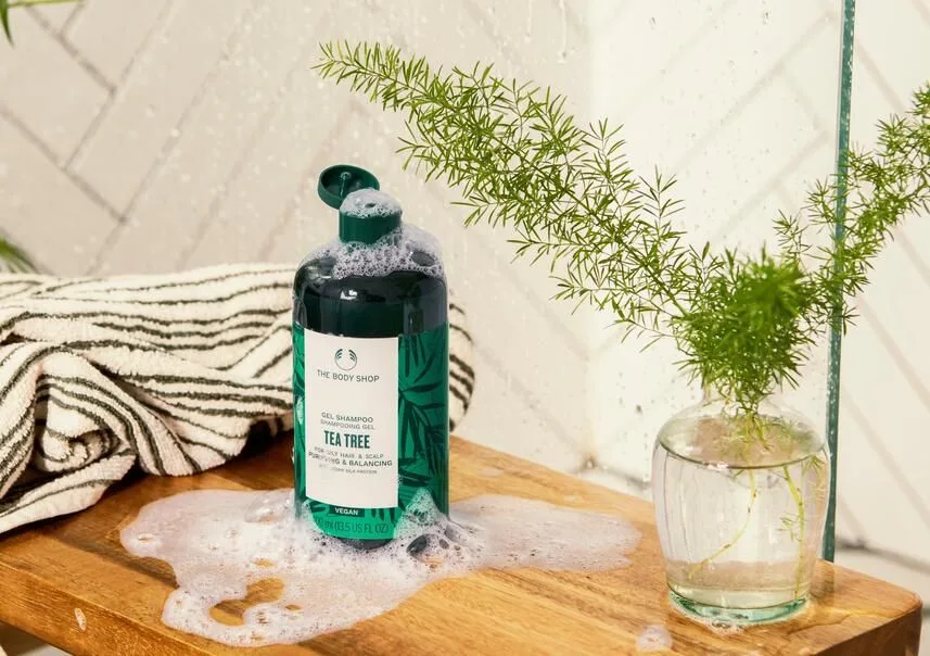 Tea Tree Purifying & Balancing Shampoo (250 ml) – The Body Shop - Image 2