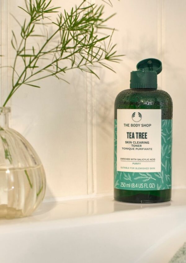Tea Tree Toner – Skin Clearing & Pore Minimizing | The Body Shop - Image 2