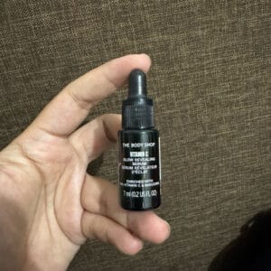 Vitamin C Glow Revealing Serum 7 ml – The Body Shop